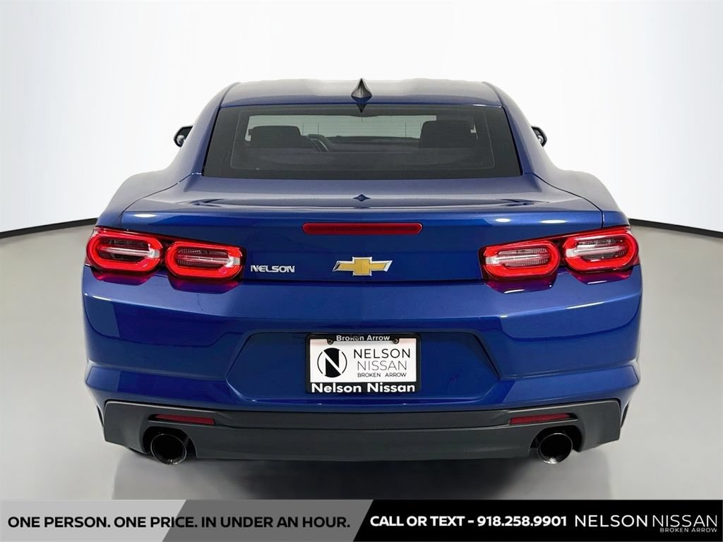 Used 2019 Chevrolet Camaro LT RWD image 6