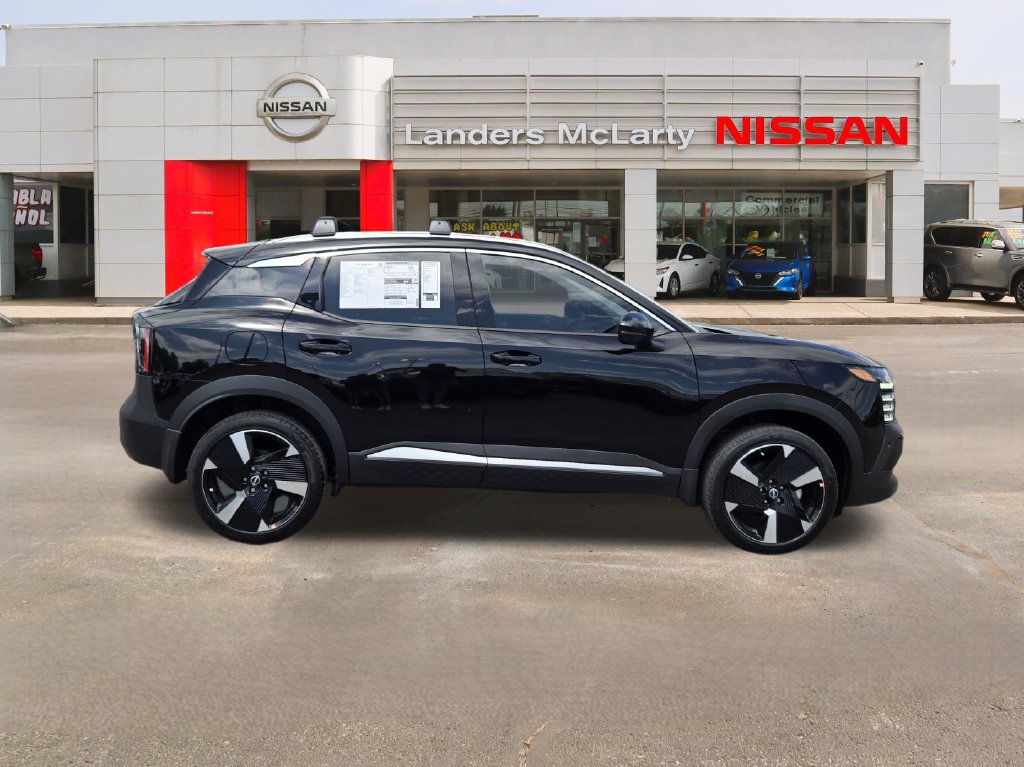 New 2026 Nissan Kicks SR w/ Cold Weather Package FWD image 2
