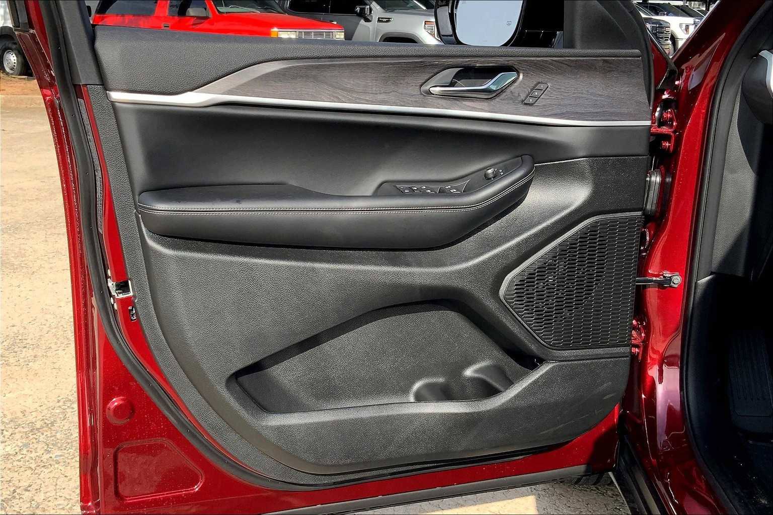 New 2025 Jeep Grand Cherokee L Limited w/ Black Appearance Package image 11