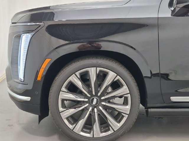New 2026 Cadillac Escalade ESV Luxury w/ Touring Package AWD/4WD image 30