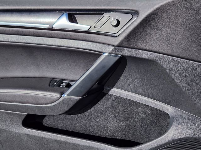 Used 2018 Volkswagen Golf R DCC & Navigation 4Motion image 11