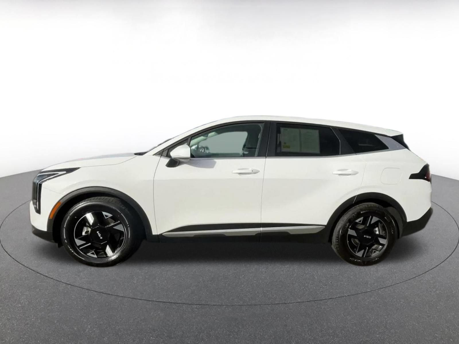 Used 2026 Kia Sportage LX FWD image 8