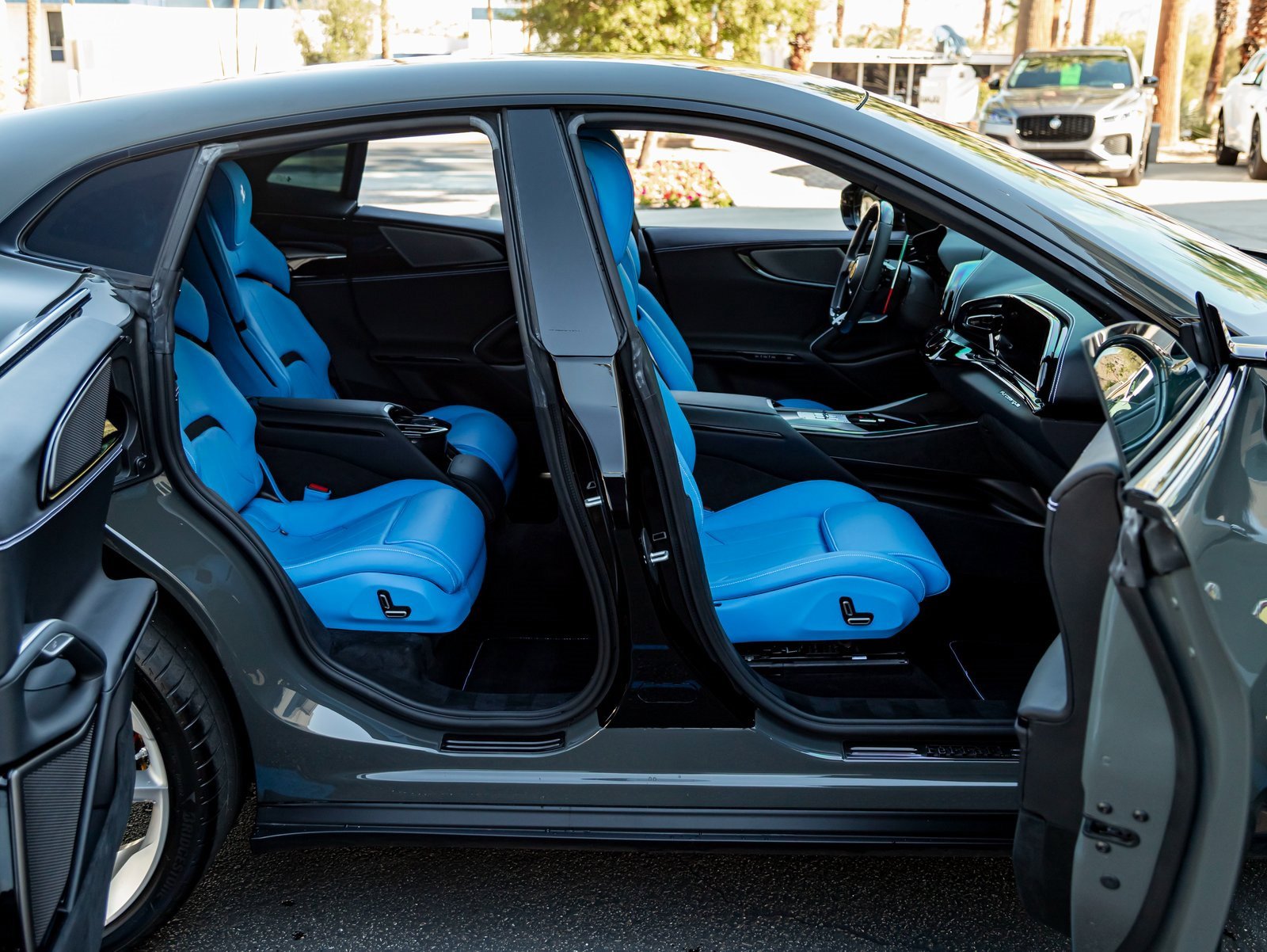 Used 2025 Ferrari Purosangue image 30