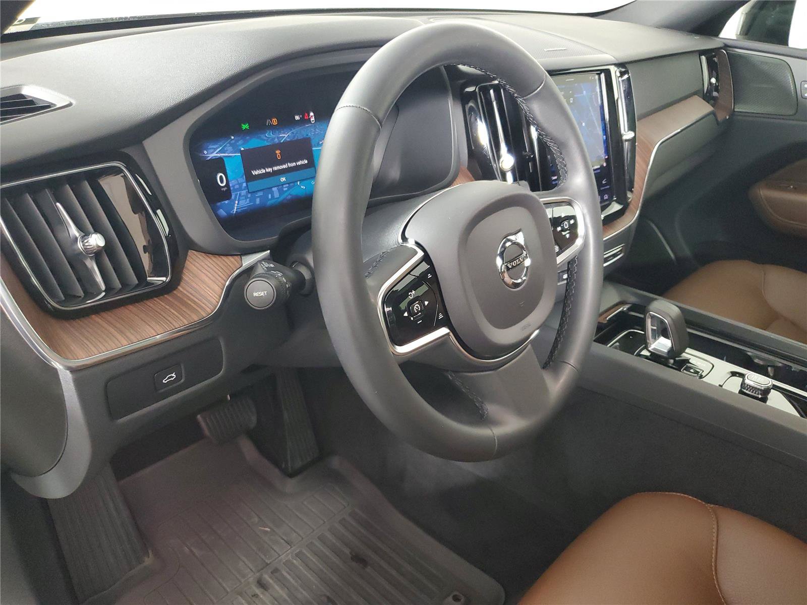 Certified 2023 Volvo XC60 B5 Plus w/ Climate Package FWD image 21