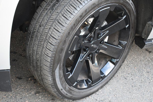 Used 2018 Chevrolet Suburban Premier image 11