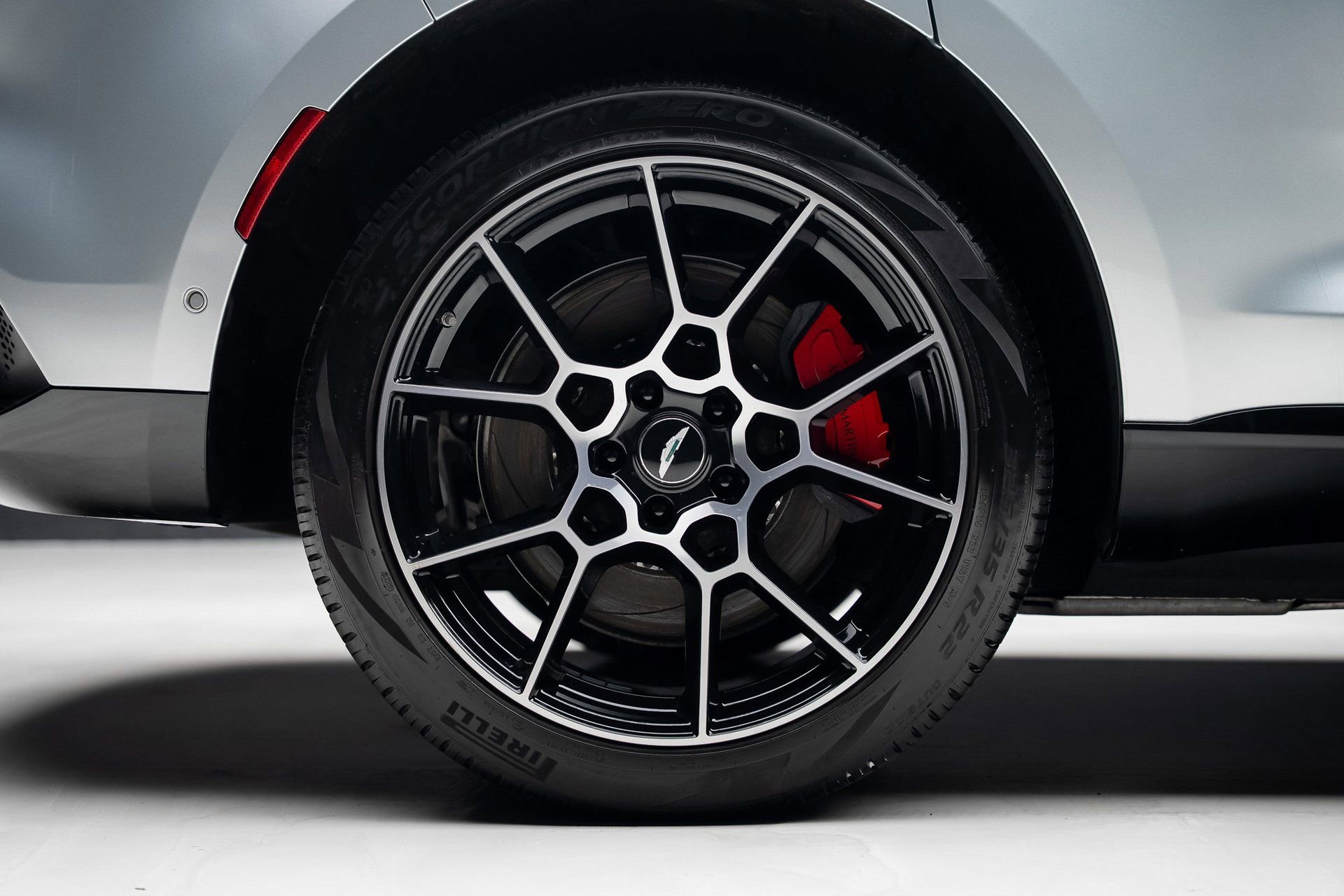 Used 2022 Aston Martin DBX image 36