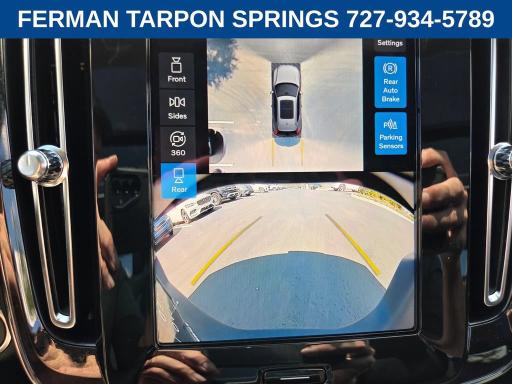 Certified 2024 Volvo XC40 B5 Plus AWD/4WD image 27