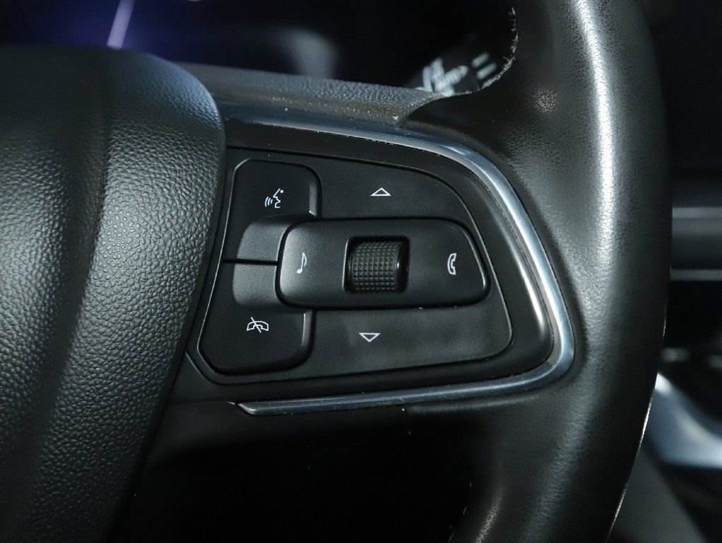 Used 2025 Buick Envista Sport Touring w/ Convenience II Package FWD image 24