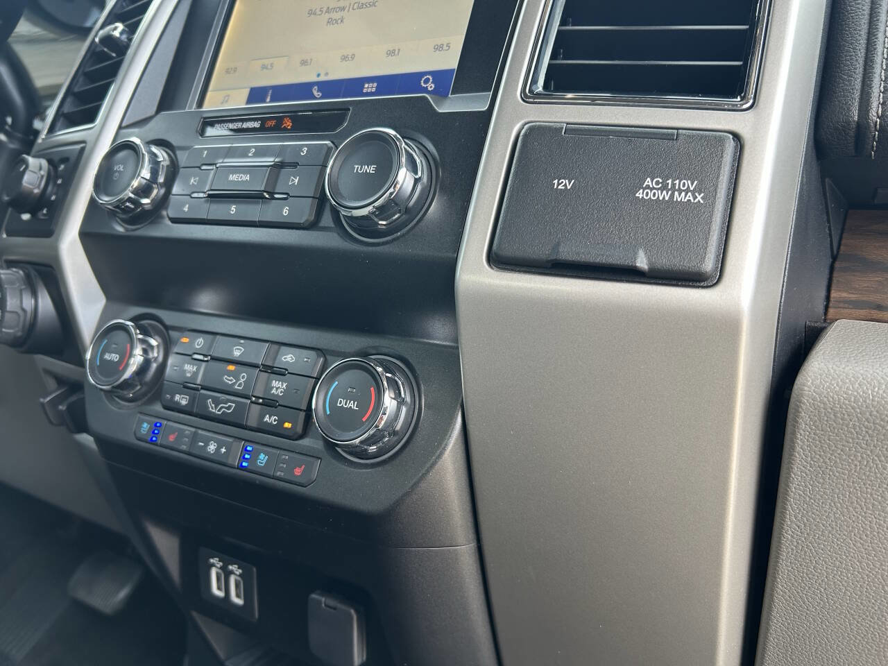 Used 2020 Ford F150 Lariat w/ Equipment Group 501A Mid image 29