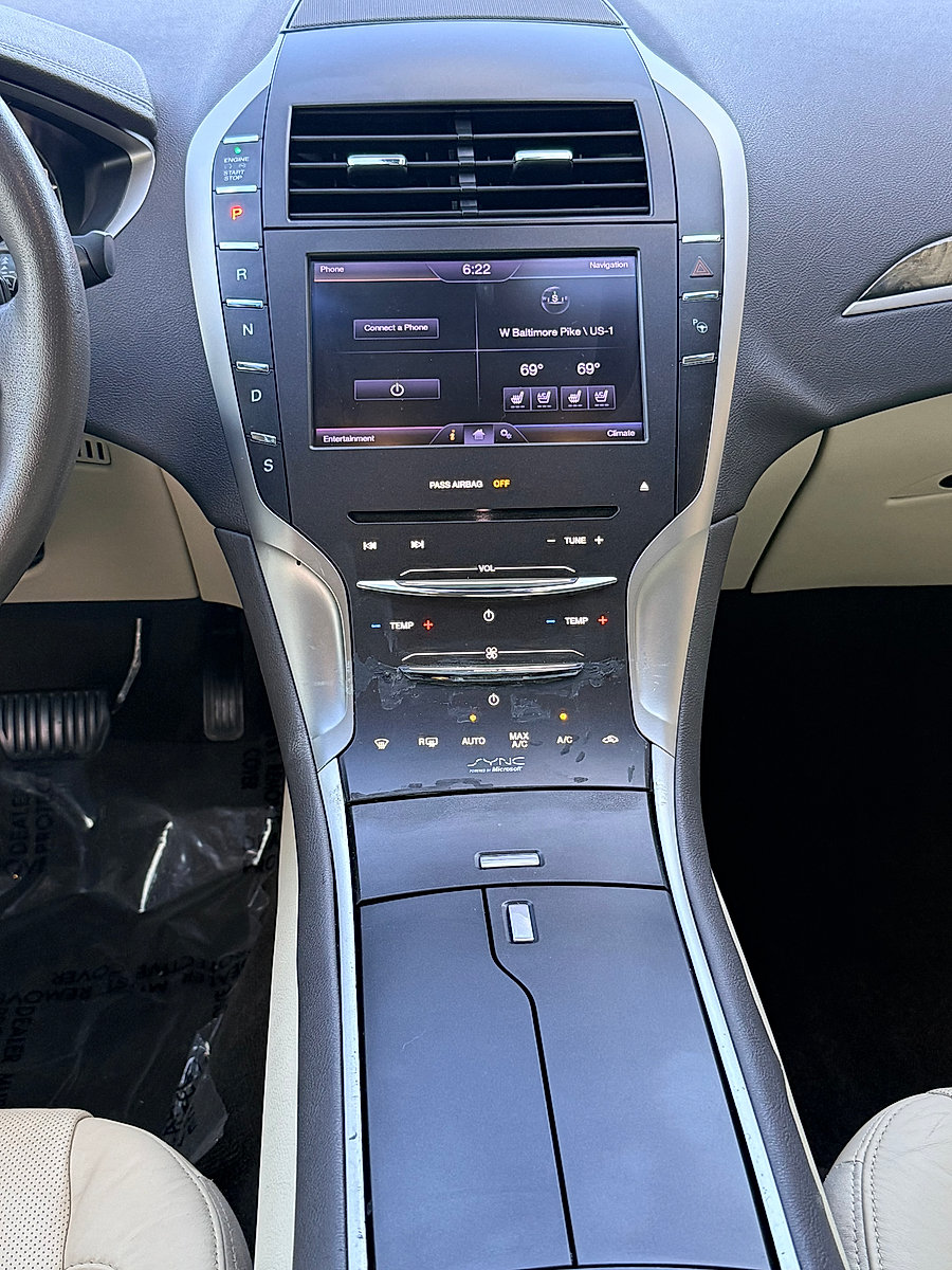 Used 2013 Lincoln MKZ AWD image 12