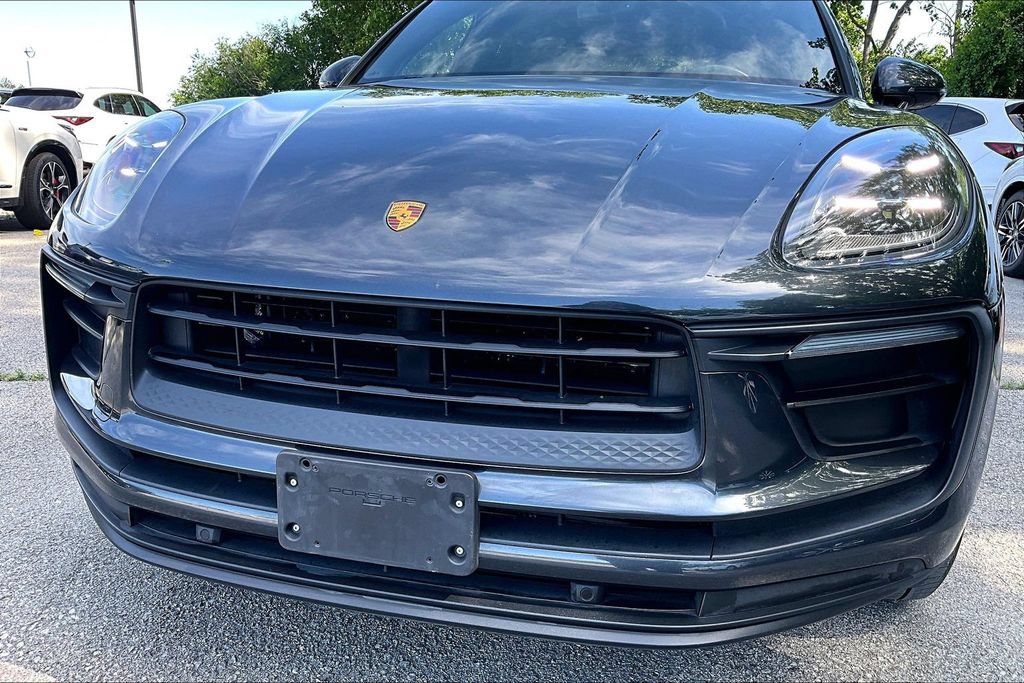 Used 2022 Porsche Macan w/ Premium Package Plus AWD/4WD image 39