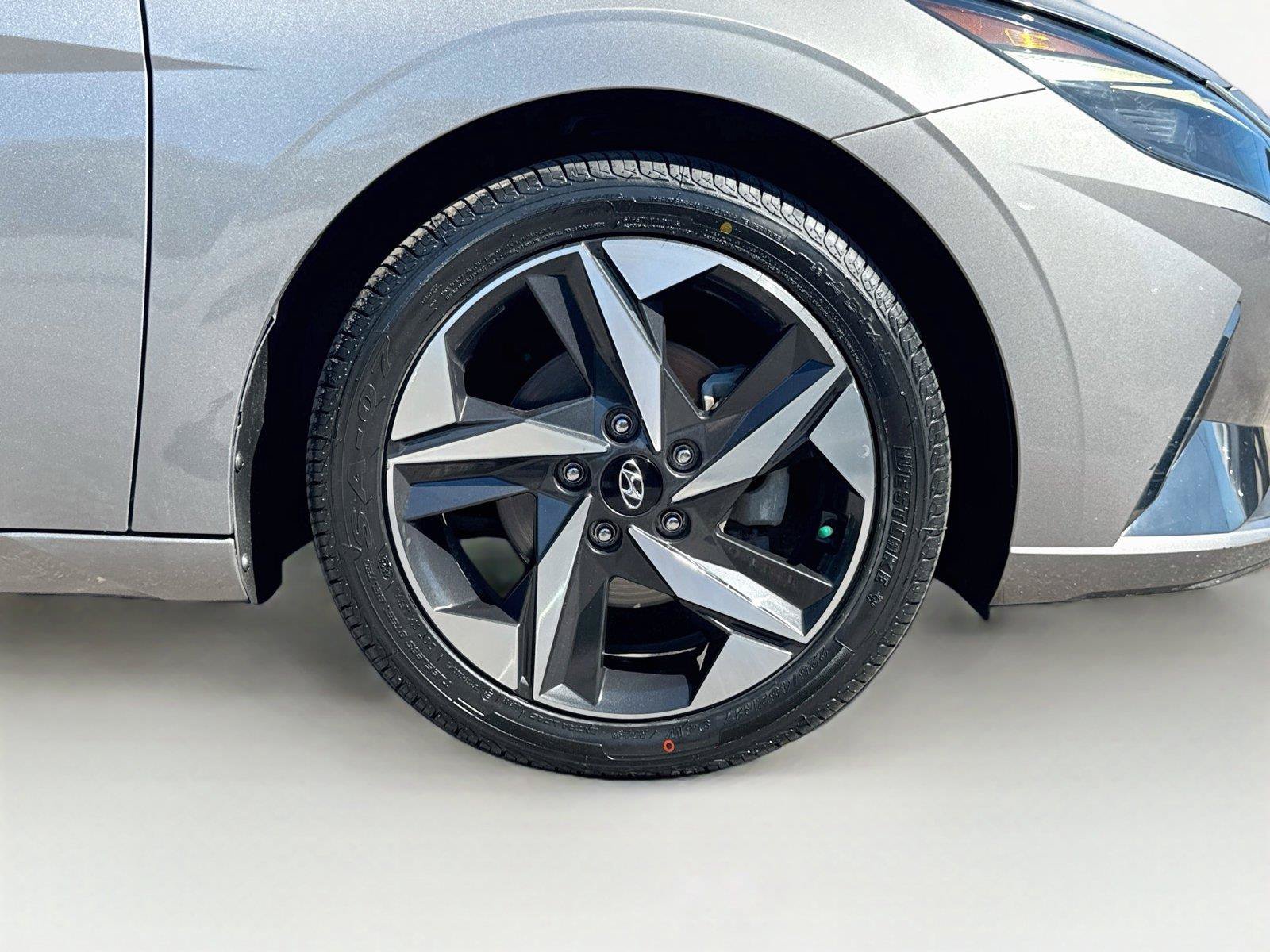 Used 2022 Hyundai Elantra SEL w/ Convenience + Premium Package FWD image 37