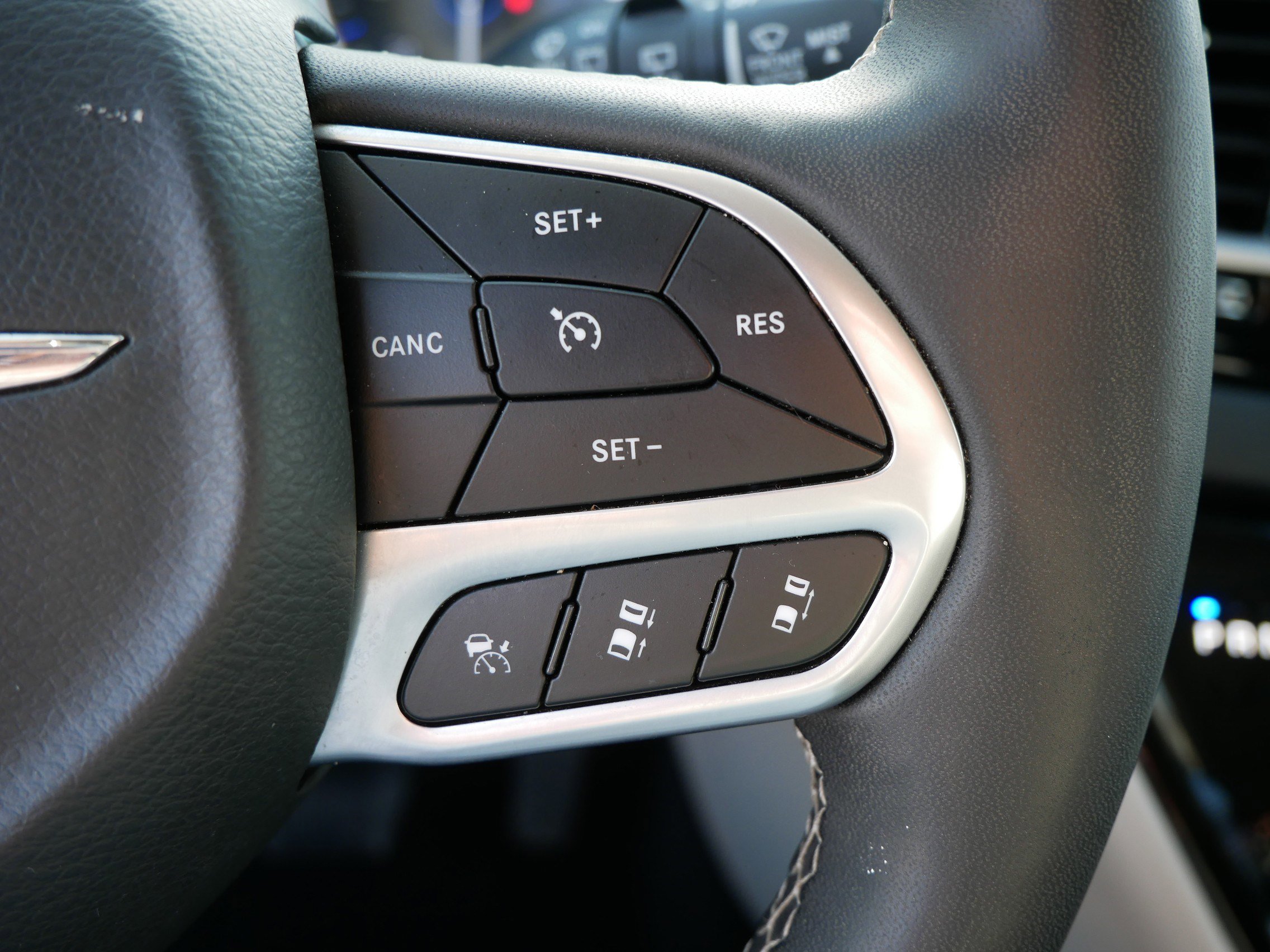 Used 2024 Chrysler Pacifica Touring-L image 29