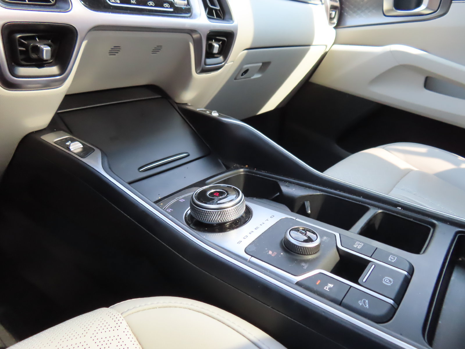 Used 2022 Kia Sorento EX w/ Panoramic Sunroof Package AWD/4WD image 25