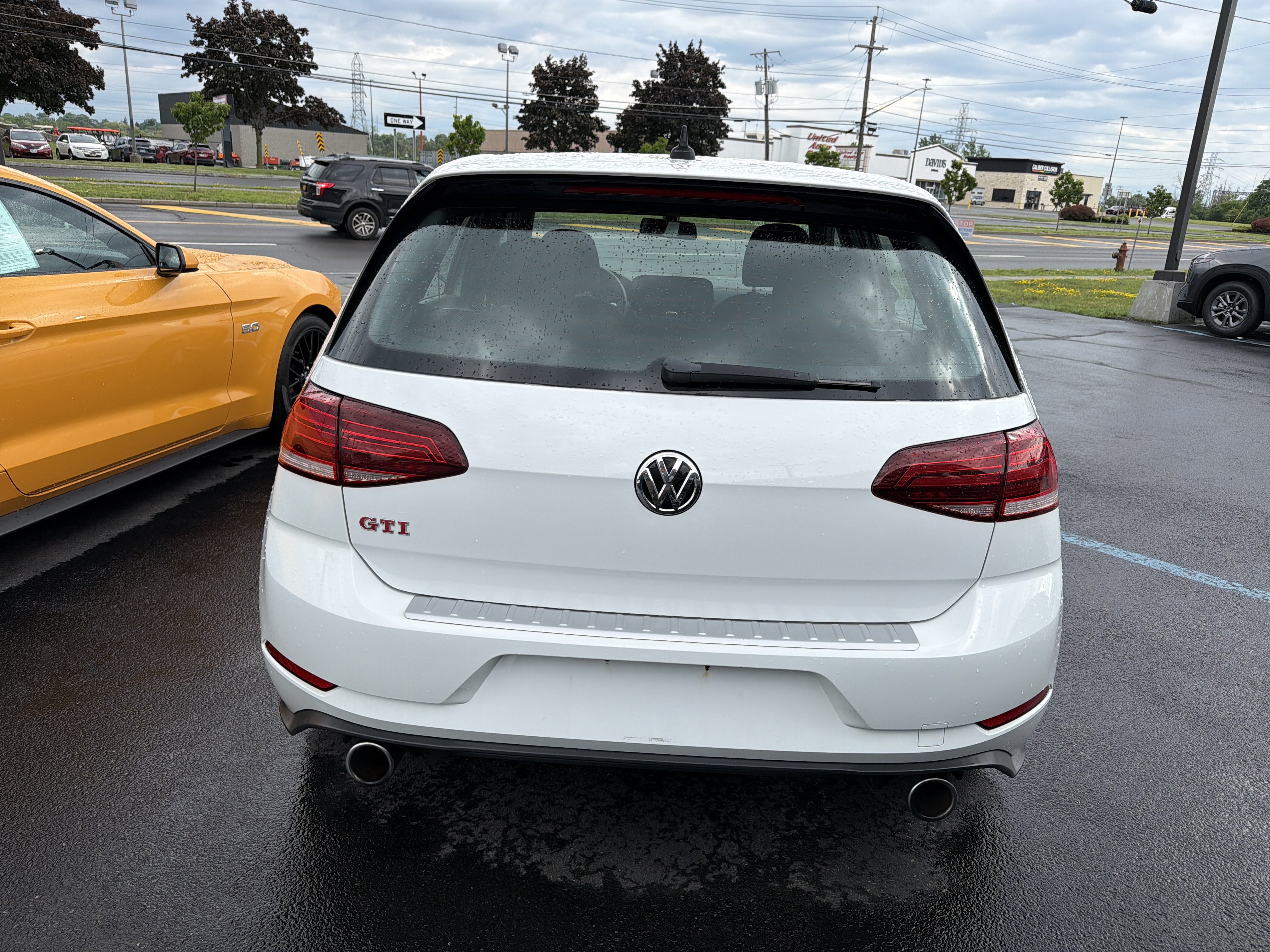Used 2020 Volkswagen GTI S FWD image 6