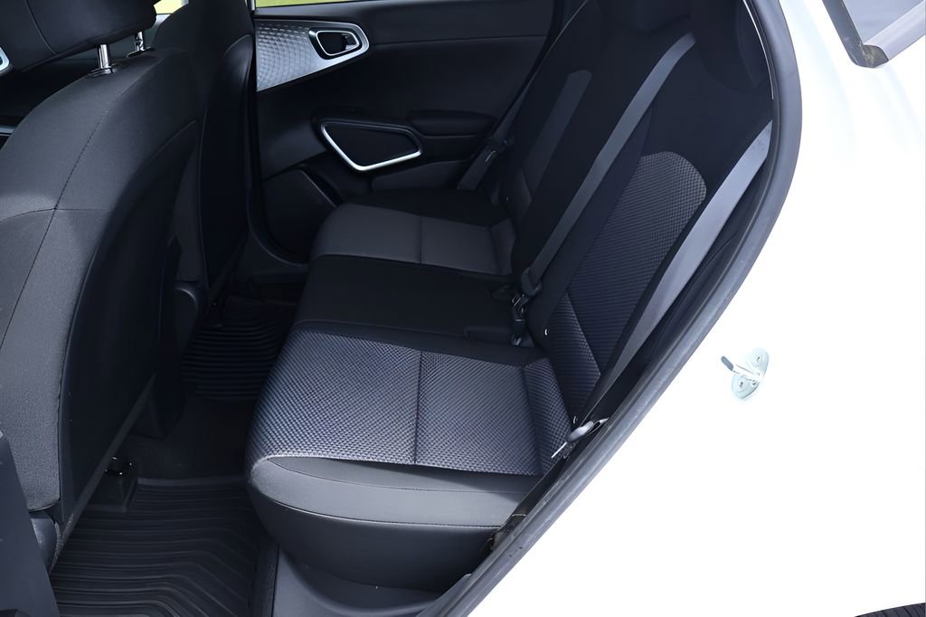 Used 2022 Kia Soul LX image 12