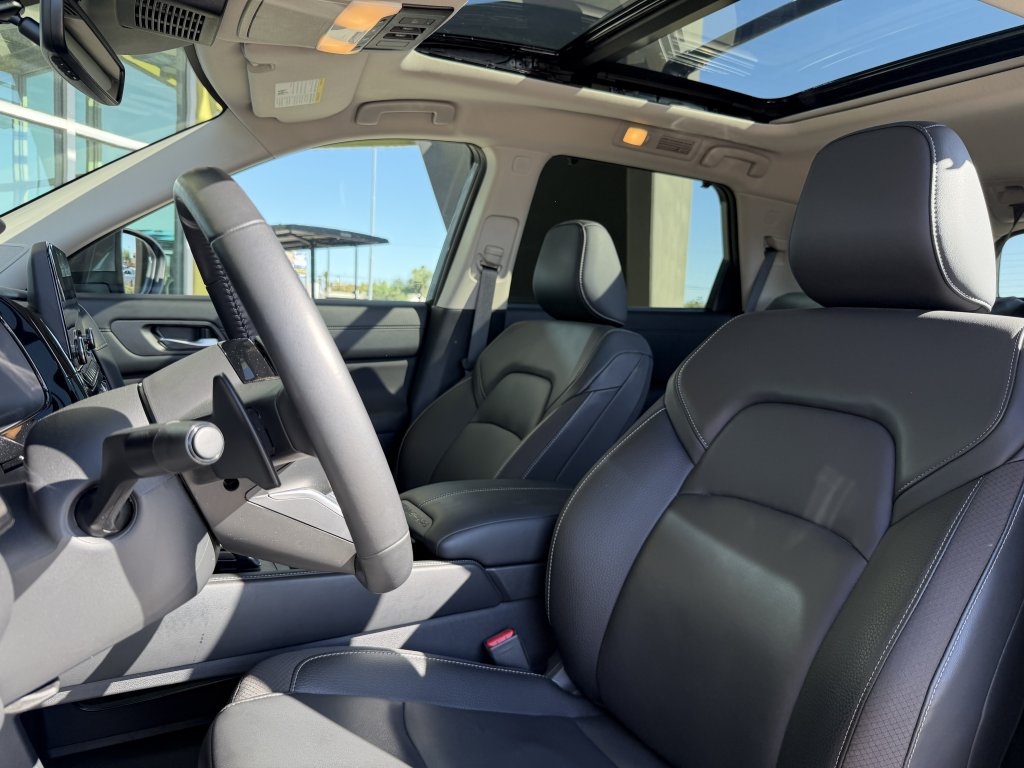 Used 2025 Nissan Pathfinder SL w/ SL Premium Package FWD image 33