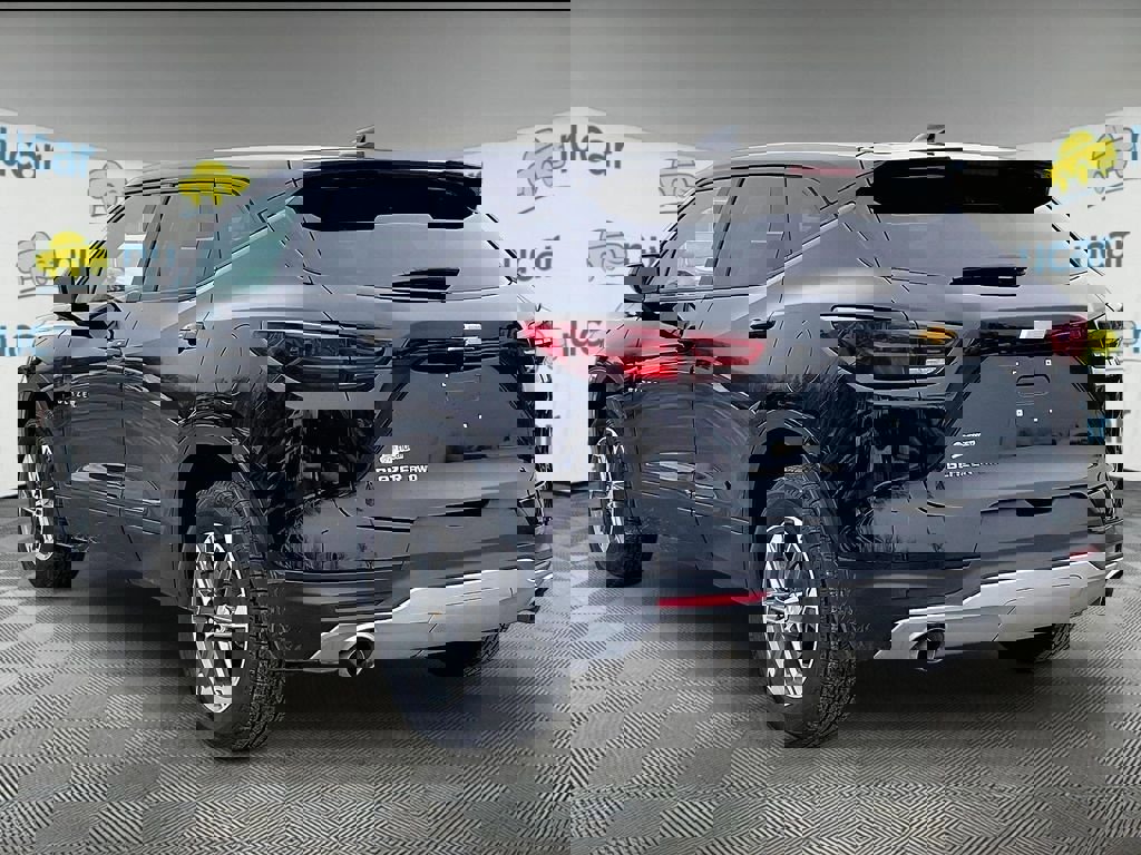 Used 2024 Chevrolet Blazer LT image 4