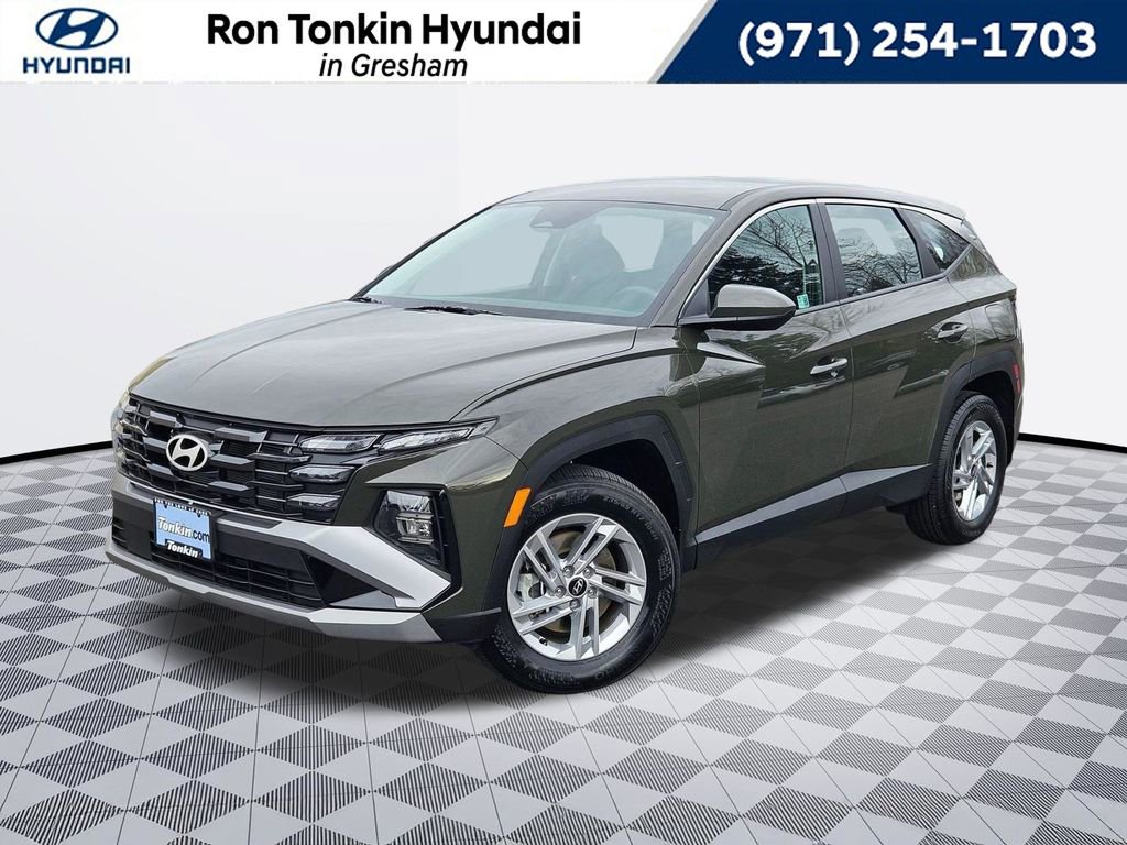 Certified 2025 Hyundai Tucson SE image 1