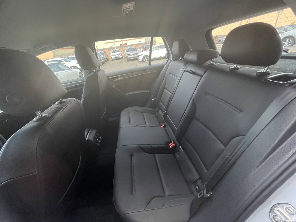 Used 2019 Volkswagen e-Golf SEL Premium image 18