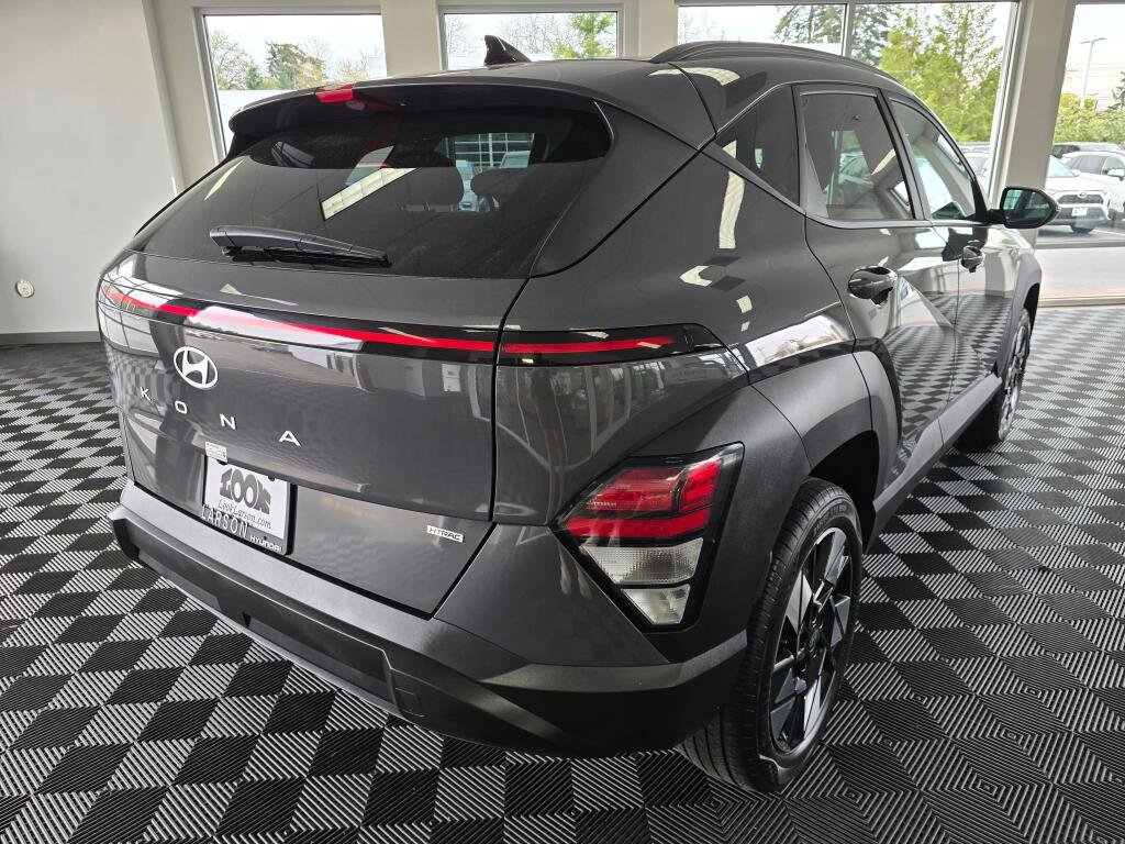 Used 2025 Hyundai Kona SEL AWD/4WD image 3