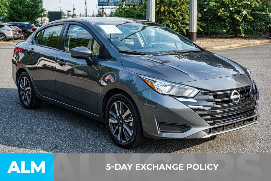 Used 2024 Nissan Versa SV FWD image 3