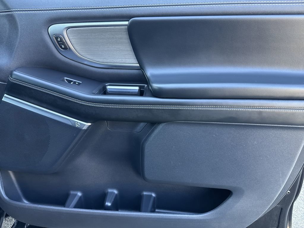 Used 2025 Ford Expedition Max Platinum image 14