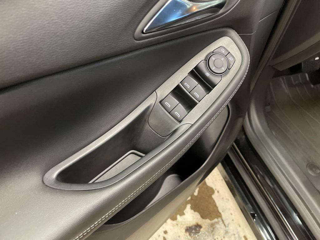 Used 2024 Buick Encore GX Sport Touring AWD/4WD image 16