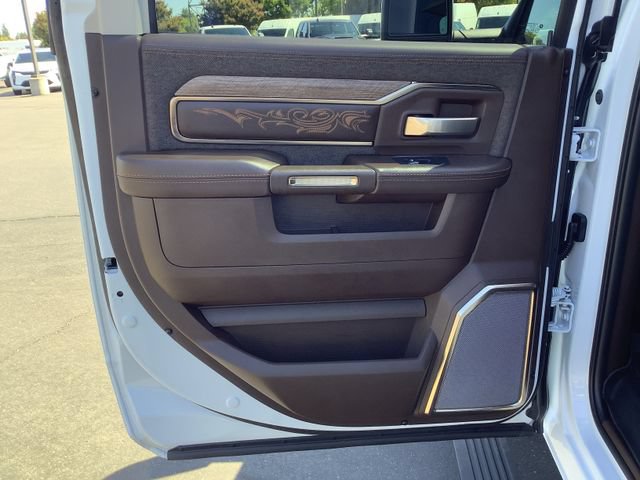 Used 2025 RAM 2500 Limited AWD/4WD image 28