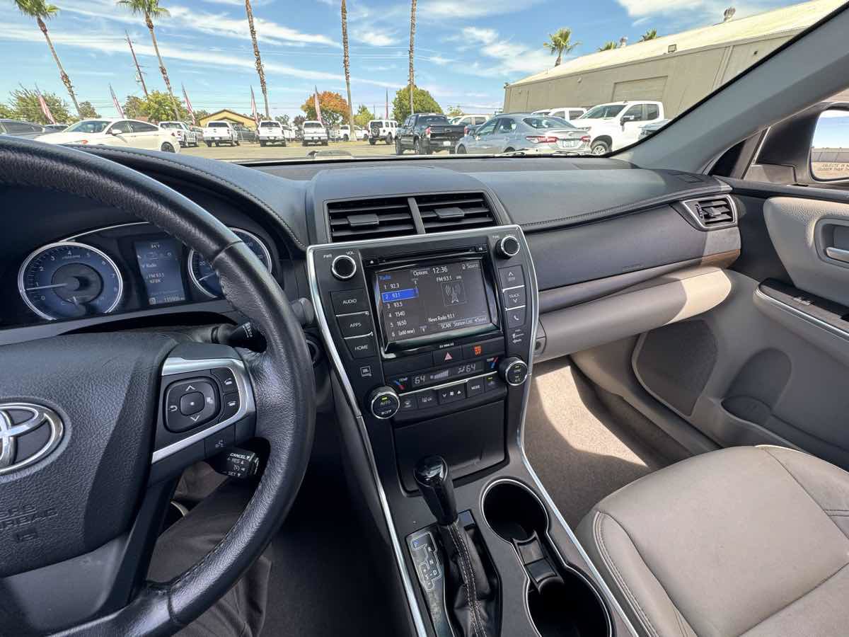 Used 2017 Toyota Camry XLE w/ Convenience Package FWD image 26