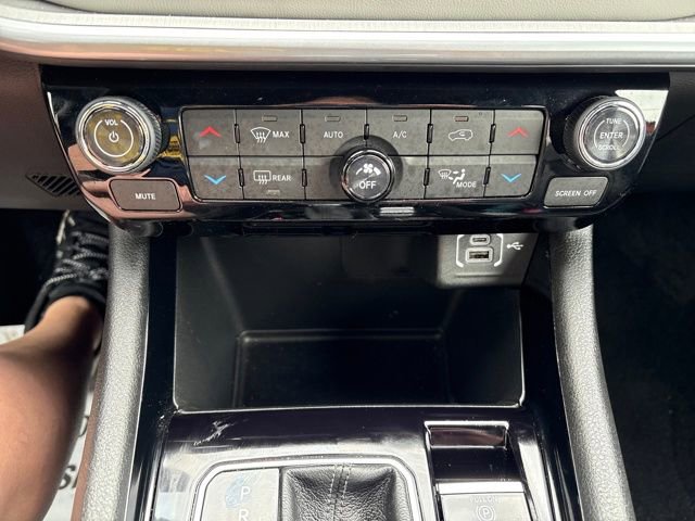 Used 2026 Jeep Compass Limited AWD/4WD image 16