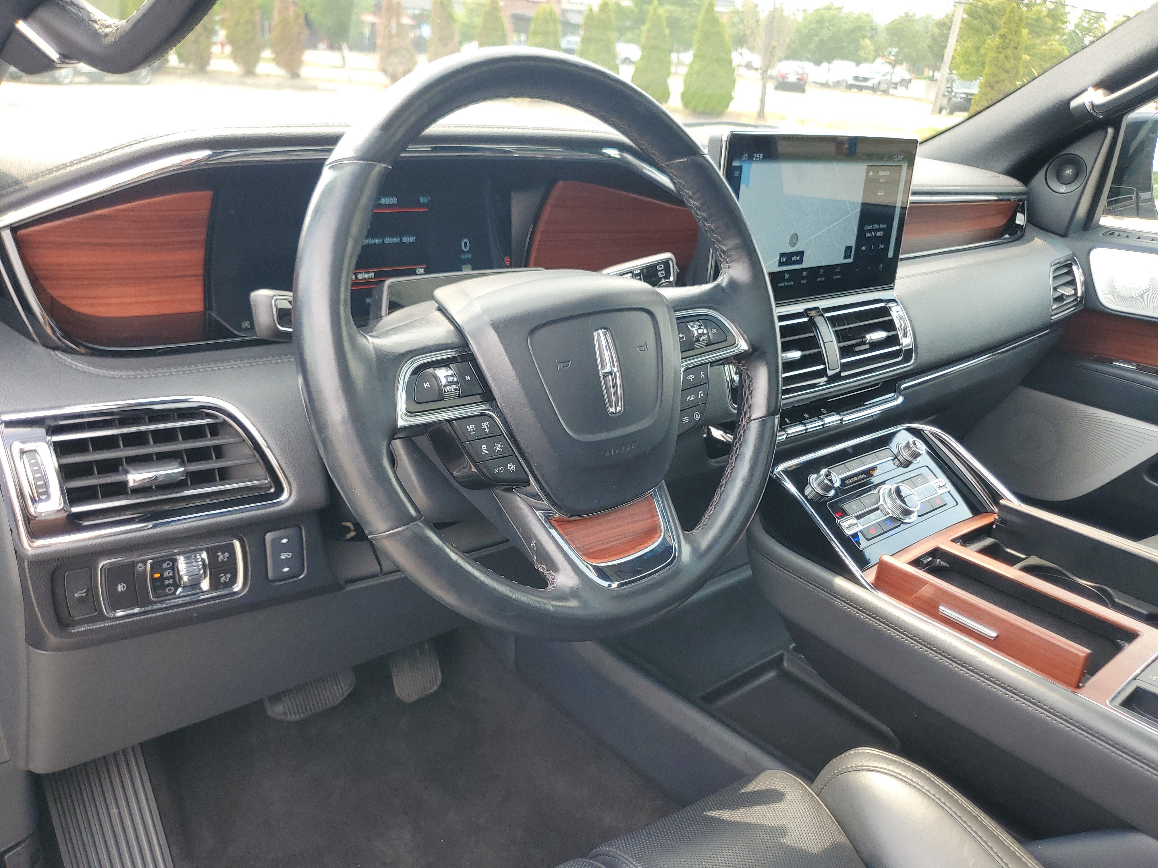 Used 2024 Lincoln Navigator Reserve AWD/4WD image 13