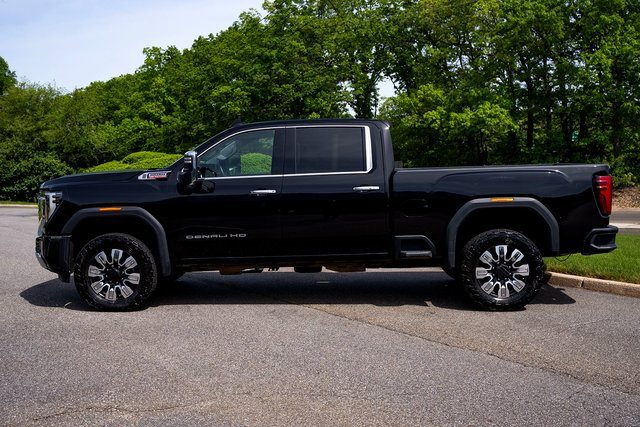 Used 2024 GMC Sierra 3500 Denali w/ Denali Reserve Package image 2