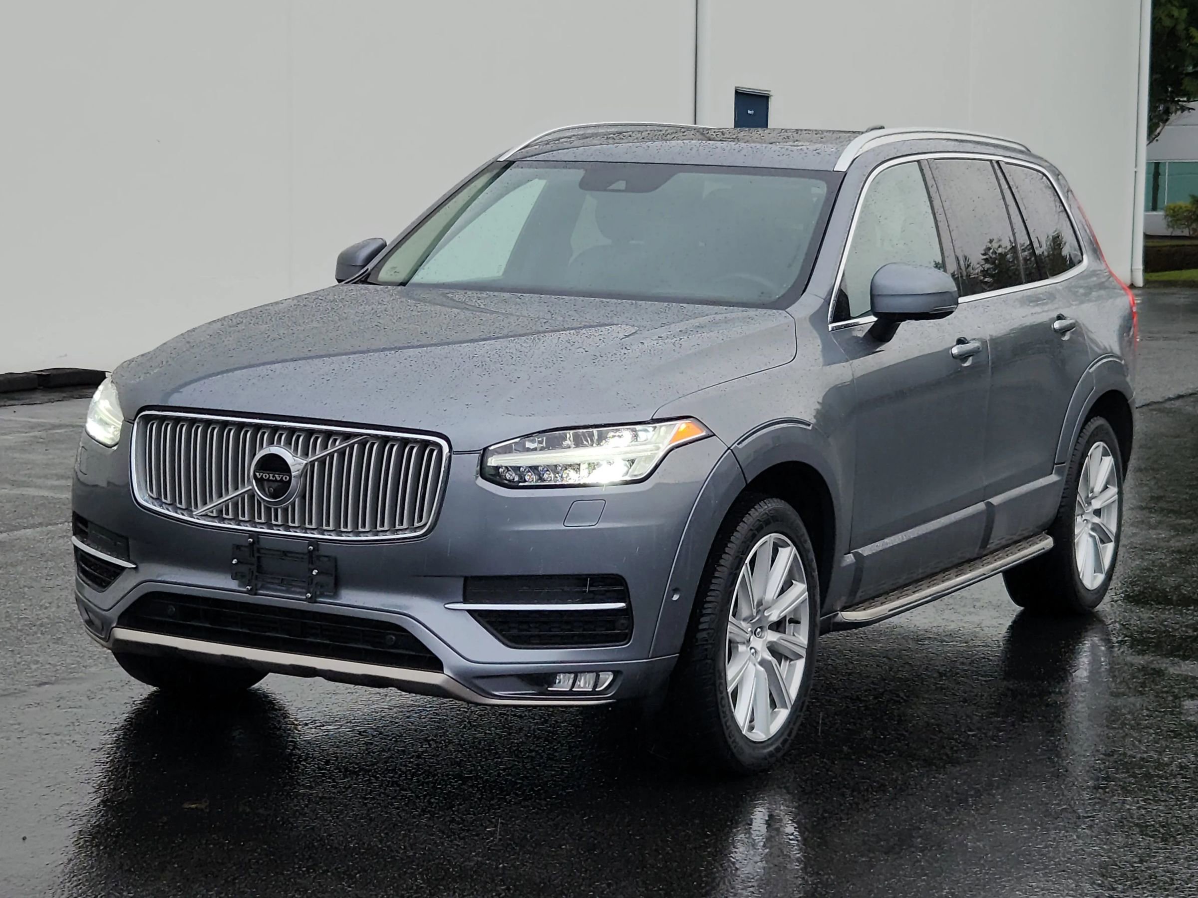 Used 2016 Volvo XC90 T6 Inscription w/ Vision Package AWD/4WD image 1