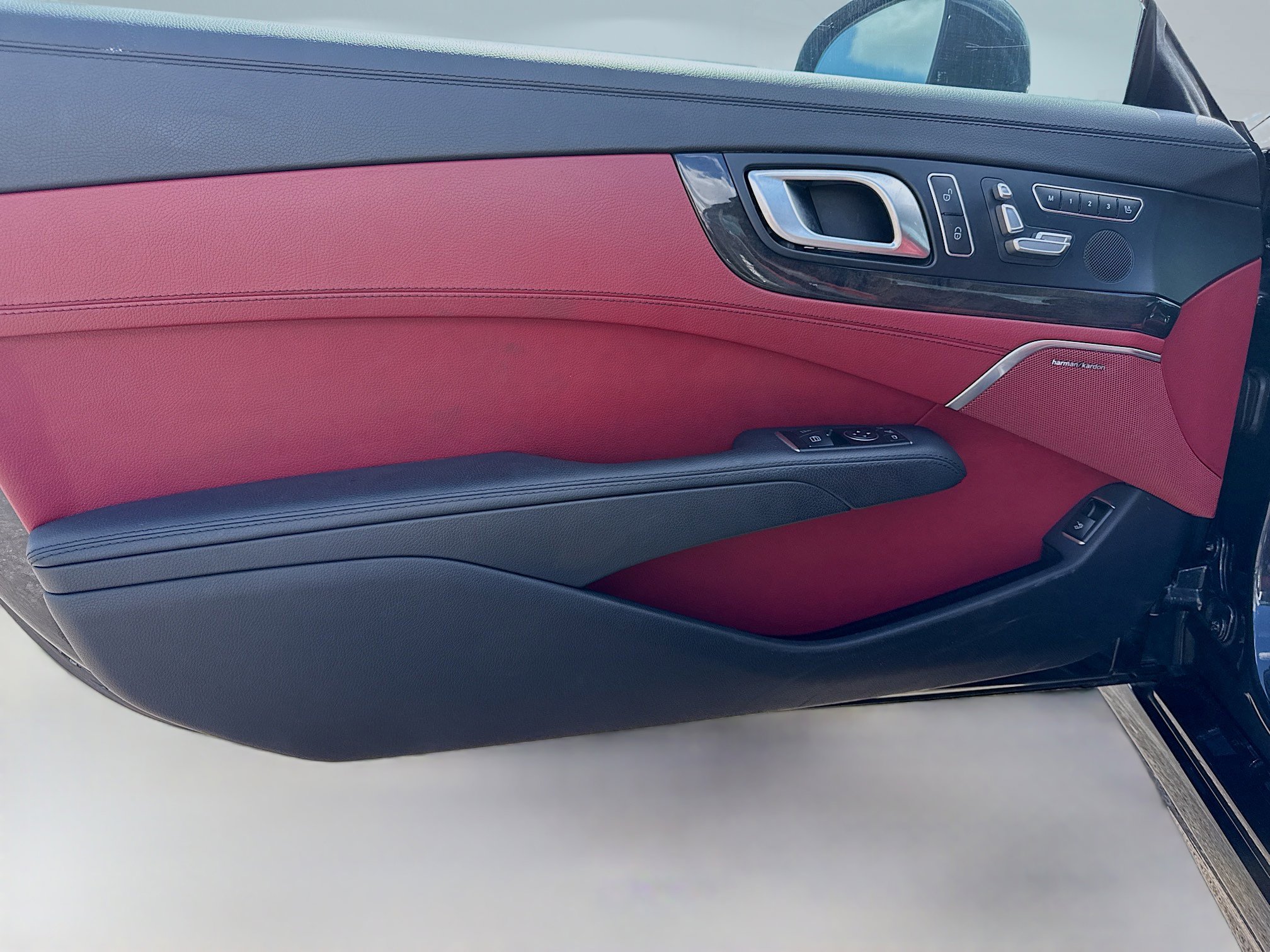 Used 2016 Mercedes-Benz SL 550 w/ Sport Wheel Package image 19