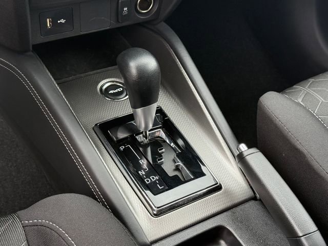 Used 2025 Mitsubishi Outlander Sport ES AWD/4WD image 17