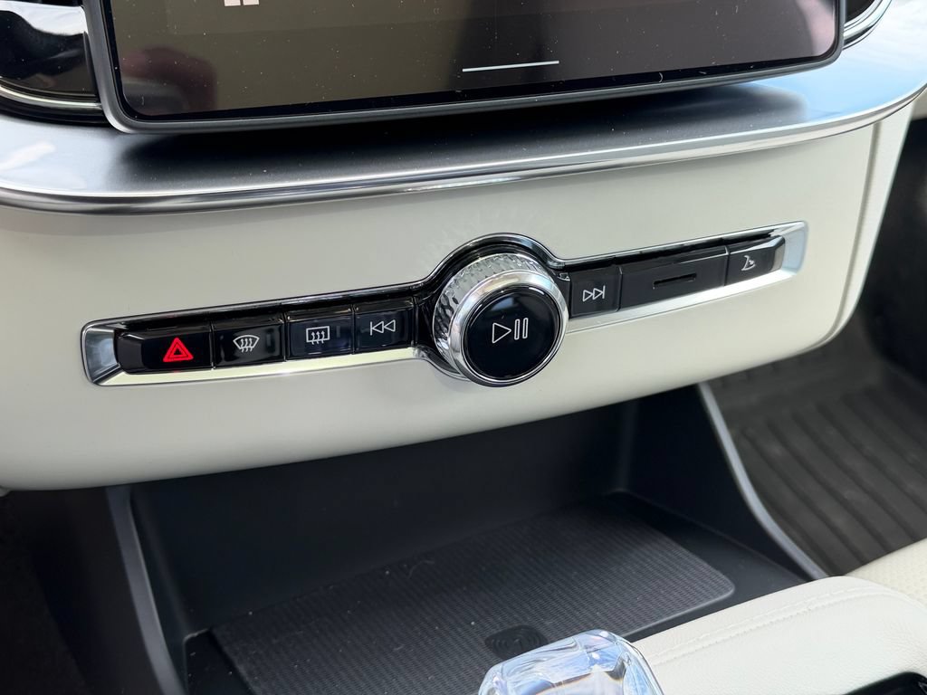 New 2026 Volvo XC90 B6 Ultra w/ Protection Package AWD/4WD image 27