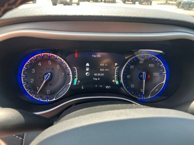 New 2027 Chrysler Pacifica Limited AWD/4WD image 16