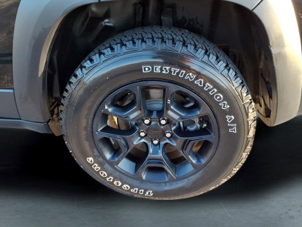 Used 2022 Jeep Cherokee Latitude w/ Sun & Sound Group image 11