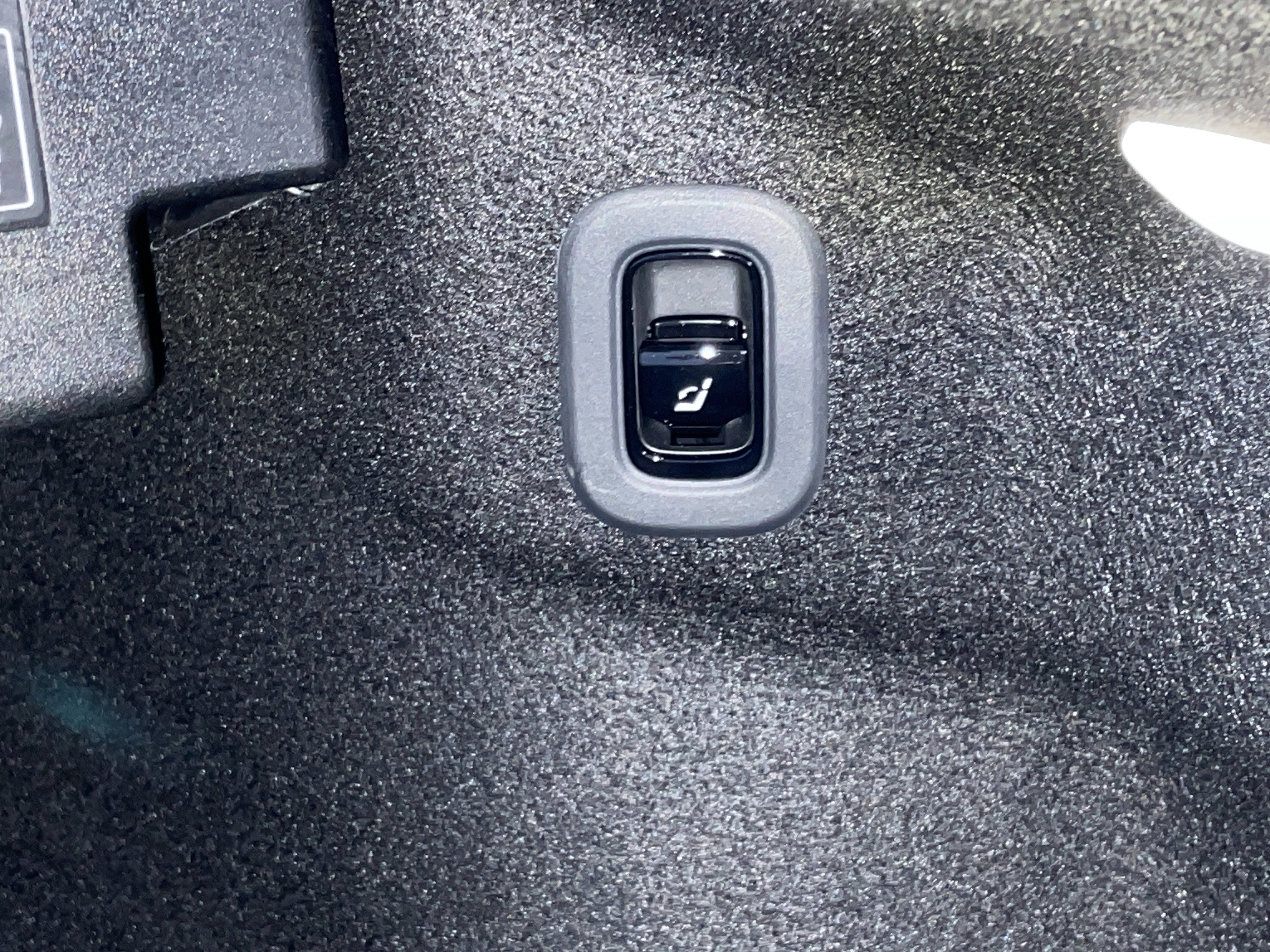 Certified 2024 Mercedes-Benz CLE 300 4MATIC Cabriolet image 18