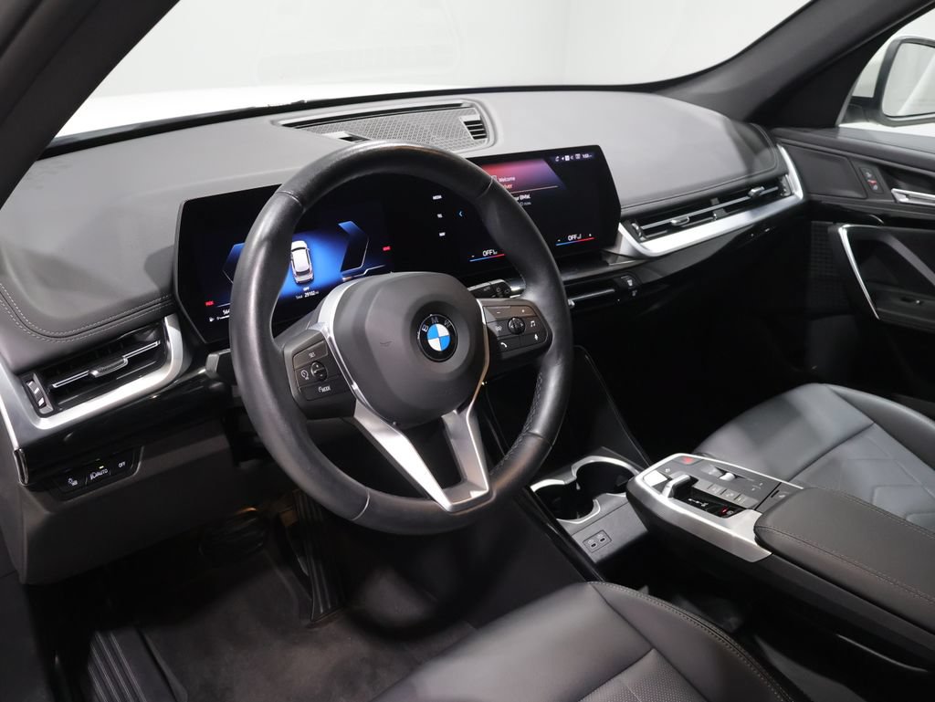 Used 2025 BMW X1 xDrive28i AWD/4WD image 14