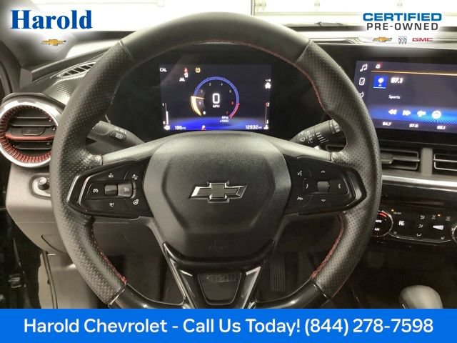 Used 2025 Chevrolet Trax RS FWD image 19