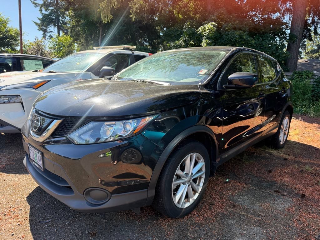 Used 2018 Nissan Rogue Sport S w/ S Appearance Package AWD/4WD image 1