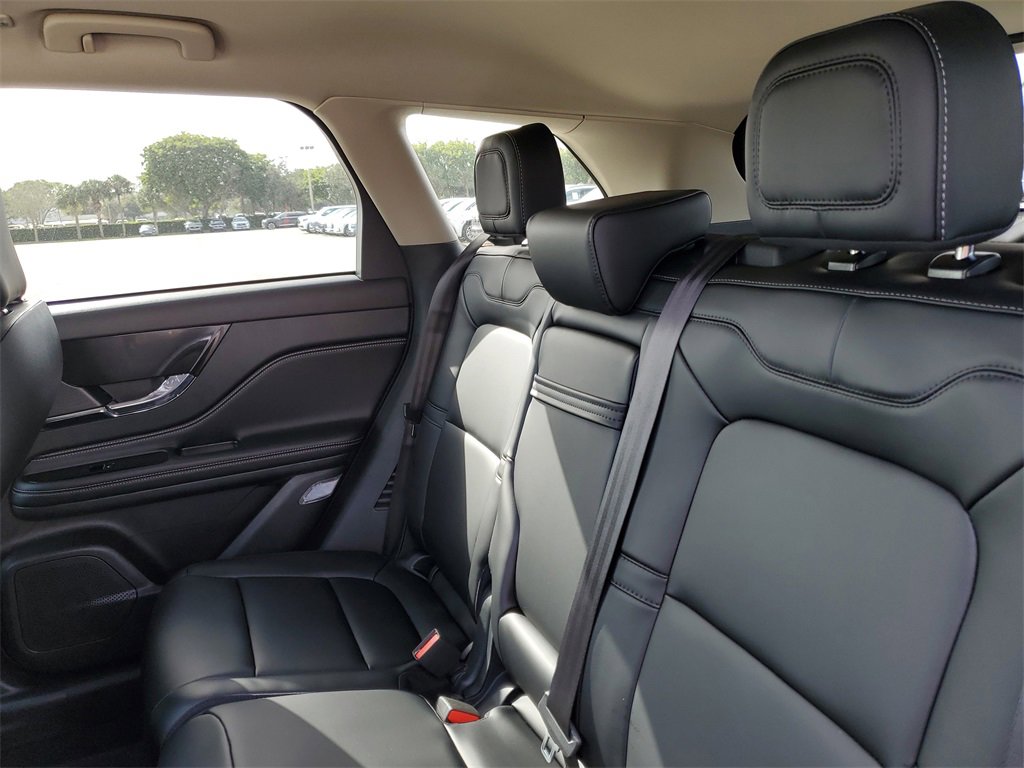 New 2026 Lincoln Corsair Premiere image 12