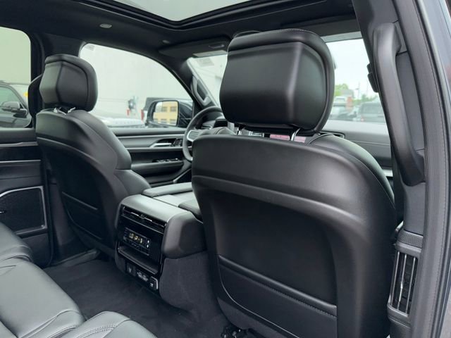 New 2025 Jeep Wagoneer 4WD w/ Premium Group I image 26