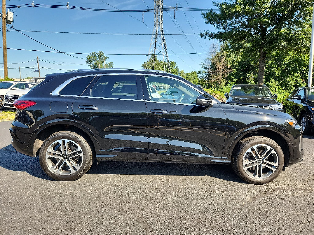 Used 2025 Audi Q5 Premium w/ Convenience Package AWD/4WD image 13
