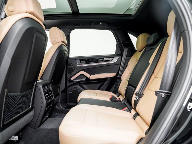 New 2026 Porsche Cayenne image 27