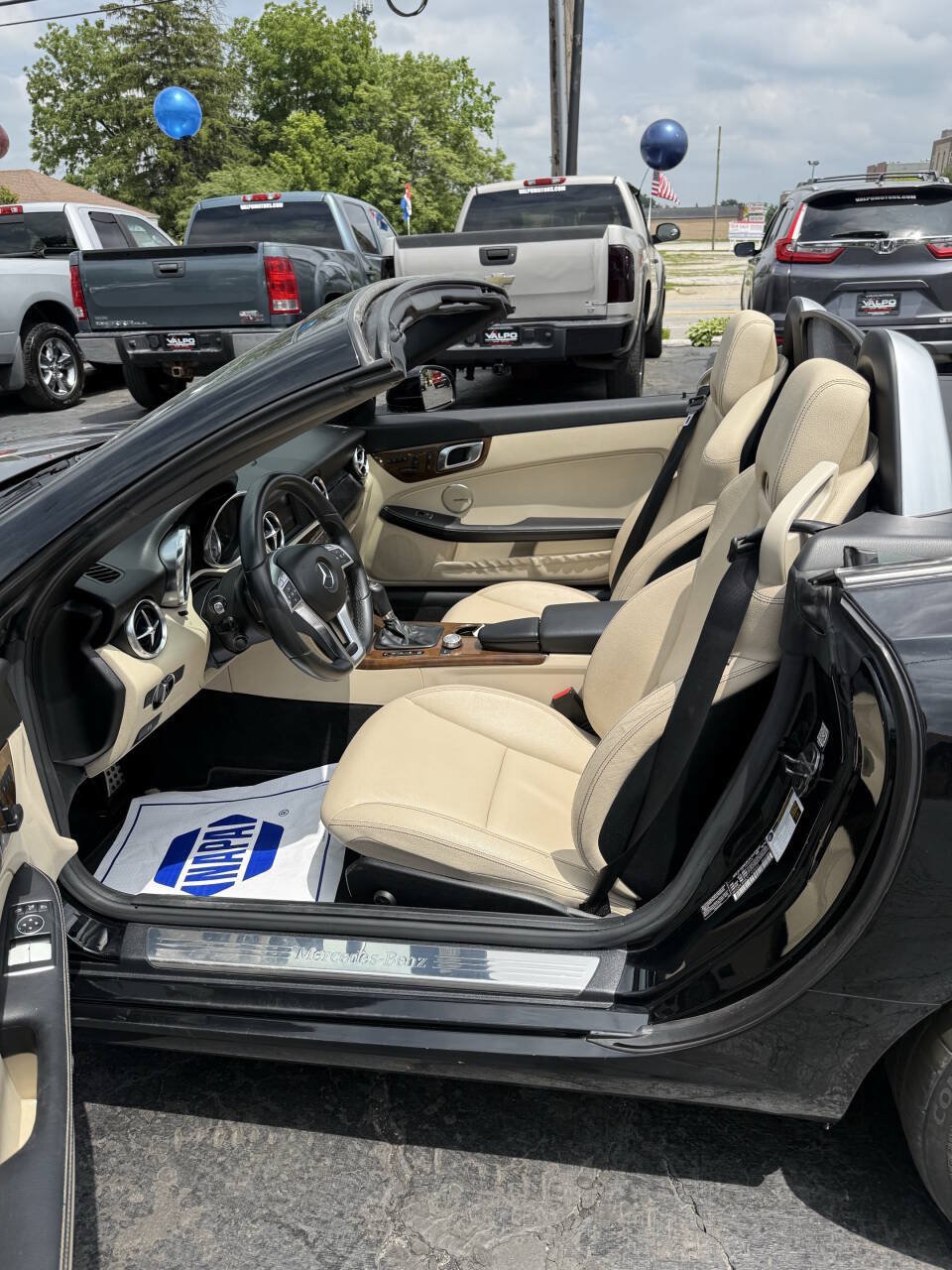 Used 2015 Mercedes-Benz SLK 250 w/ Premium Package image 9