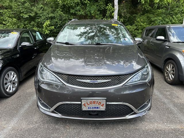 Used 2020 Chrysler Pacifica Limited FWD image 3