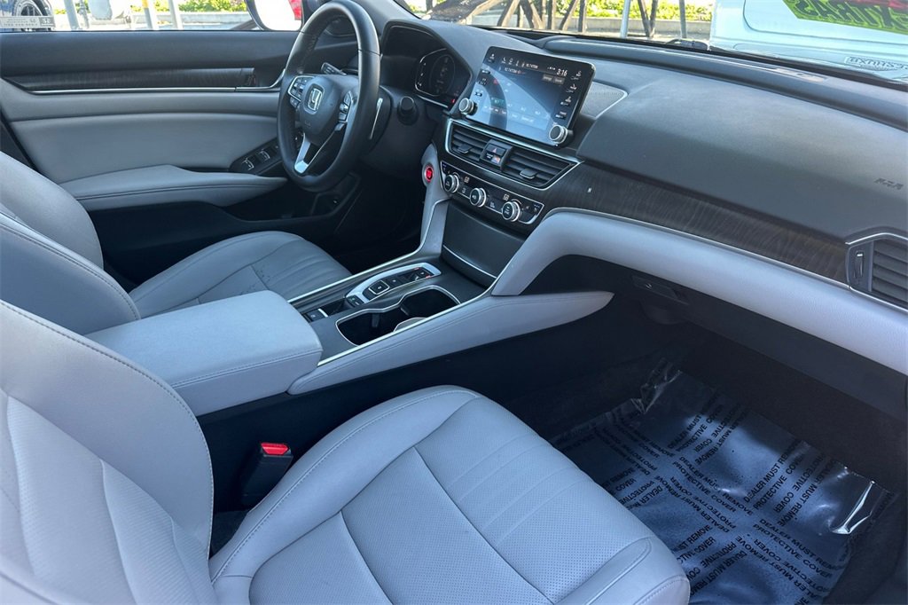 Used 2019 Honda Accord Touring image 14